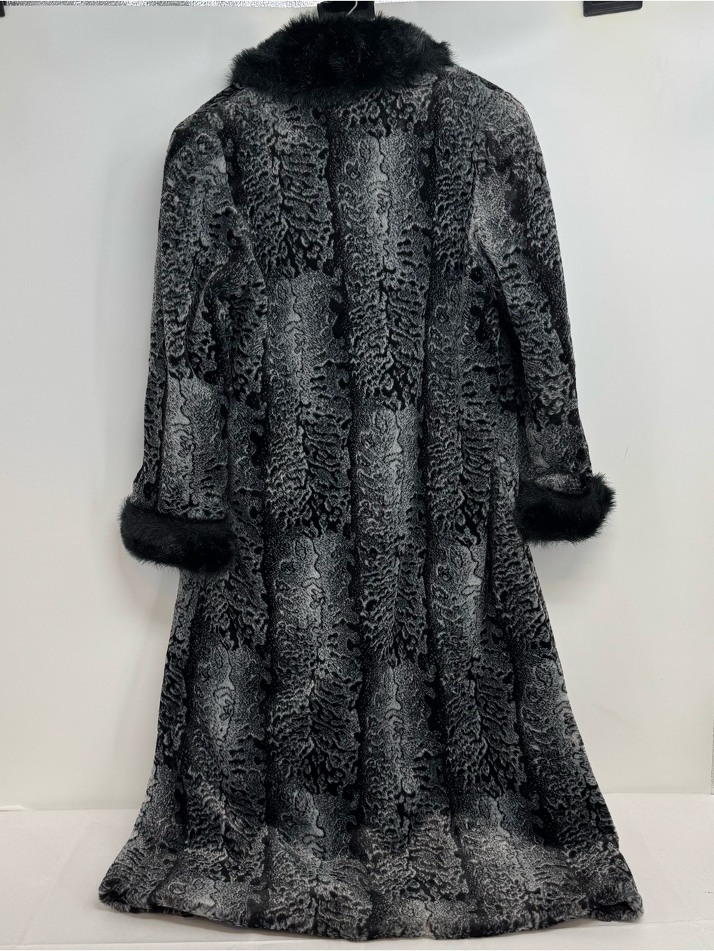 Boulevard East Coat Women’s Size M Made In Usa Faux Fure - Picture 2 of 9